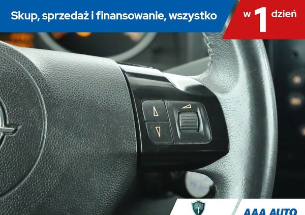 Opel Zafira cena 24000 przebieg: 199246, rok produkcji 2011 z Ińsko małe 211